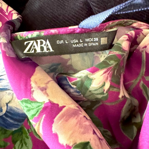 Zara purple floral satin top- Large - Picture 6 of 7